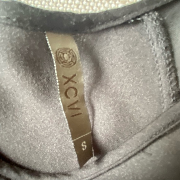 XCVI Dk. Green Floral Embroidery Oversized Fit Boho Tunic Top- Sz-S - Picture 10 of 16